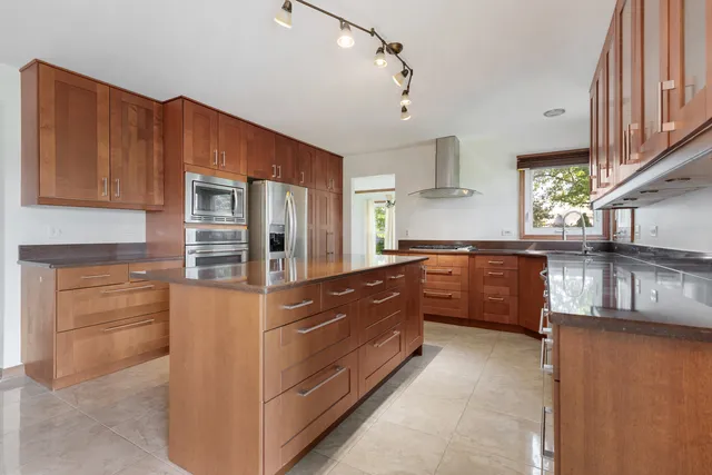 $740,000 | 775 Harmon Boulevard, Hoffman Estates, IL 60169