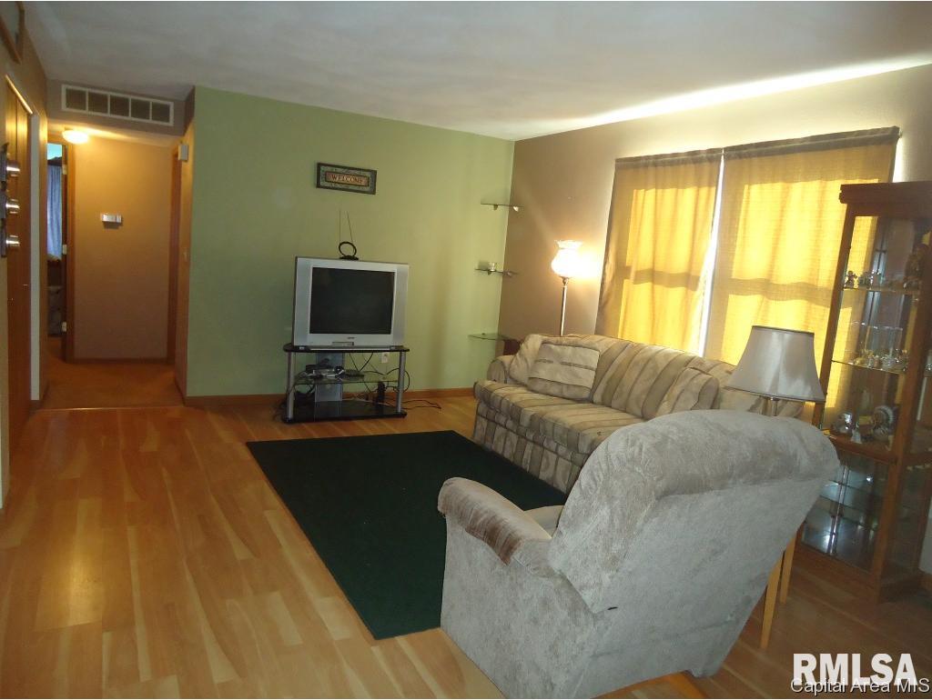 1920 Skipton Road Springfield, IL 62702 - Photo 5 of 12