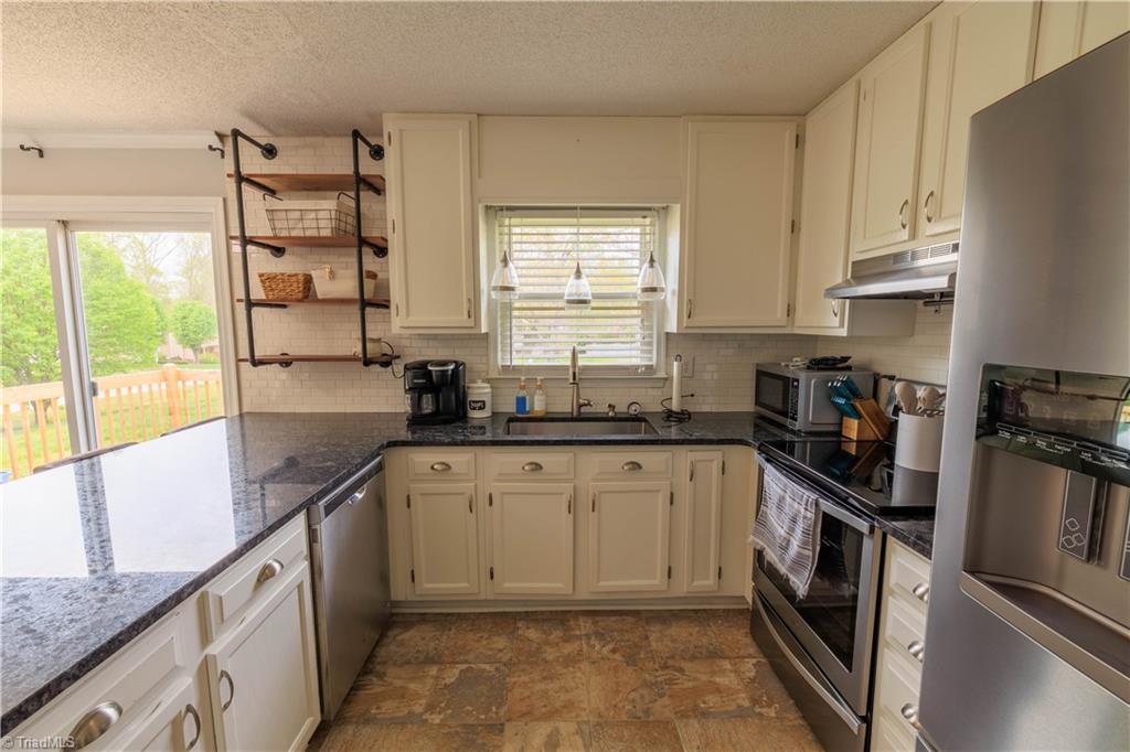 6102 Hunters Ridge Drive Lexington, NC 27295 - Photo 11 of 36 Gallery Image 11