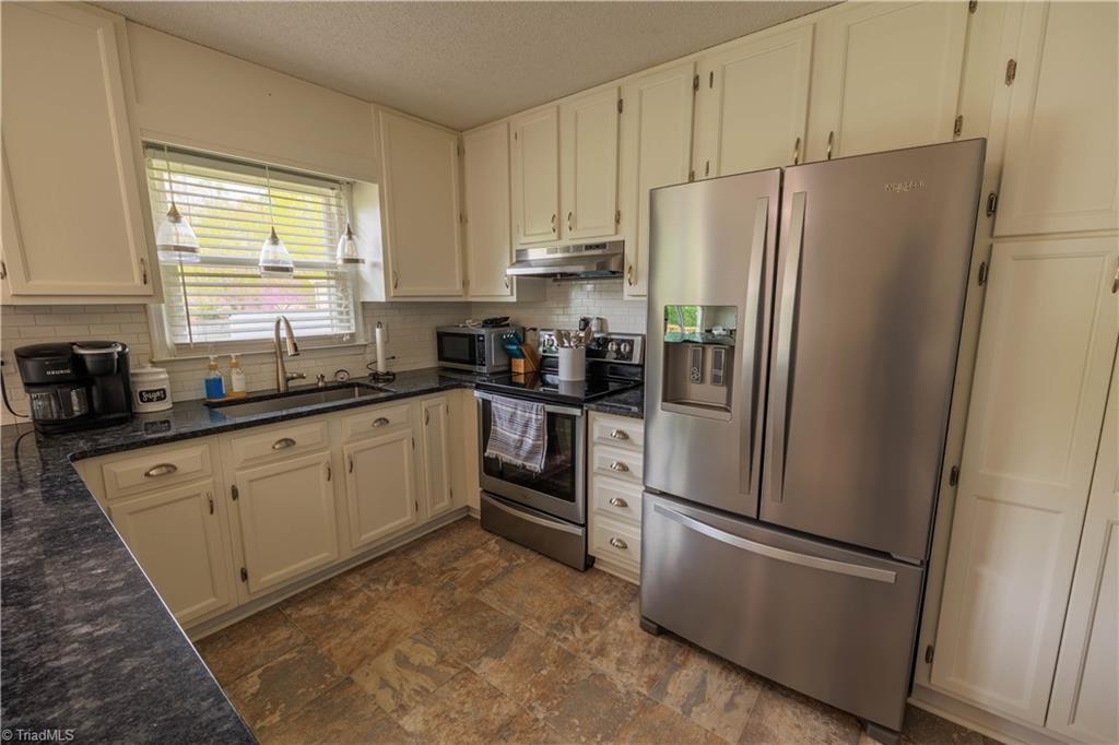 6102 Hunters Ridge Drive Lexington, NC 27295 - Photo 12 of 36 Gallery Image 12