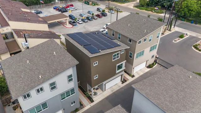 $2,700 | 1618 West Lawndale Drive, Unit 2, San Antonio, TX 78209