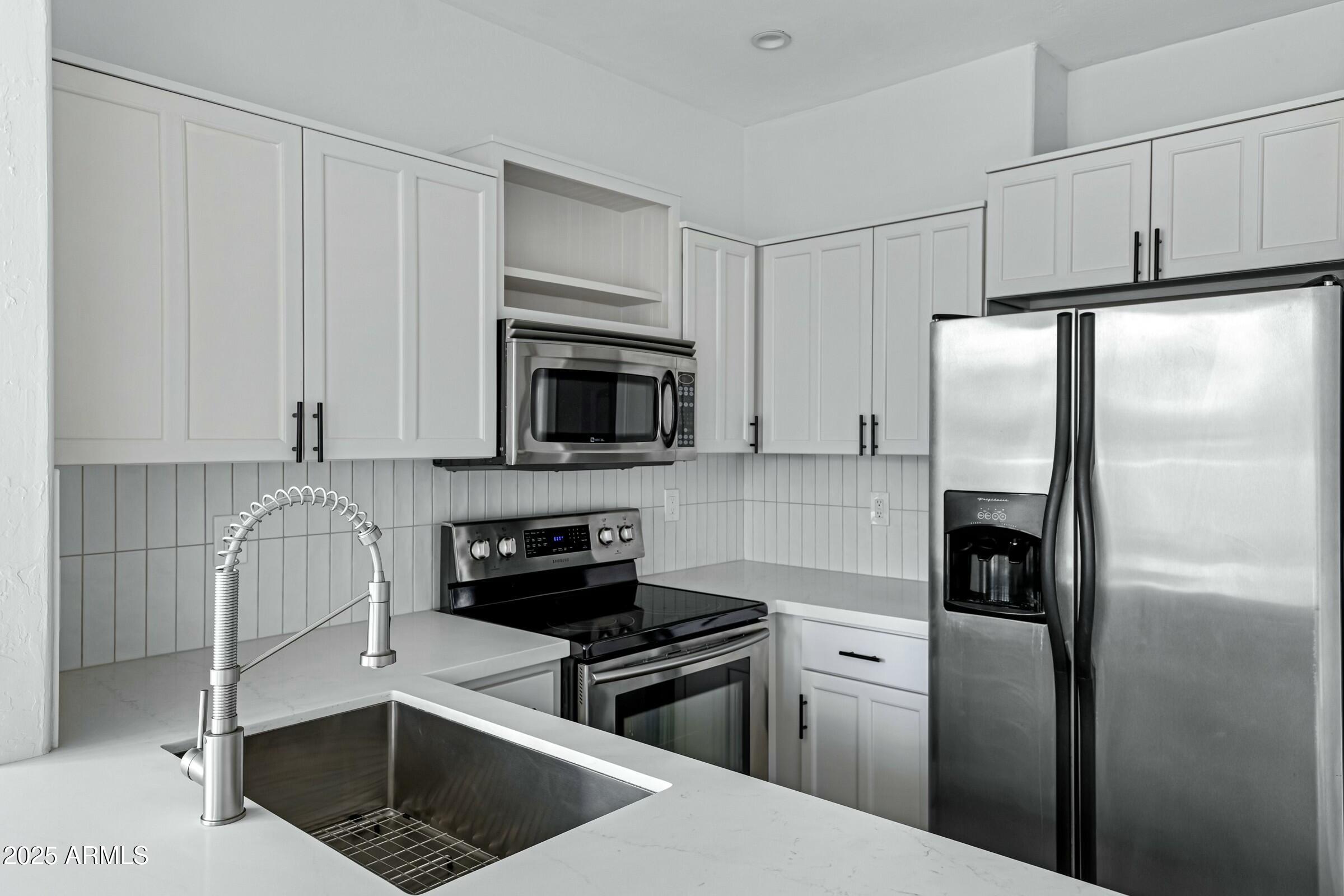 4955 East Indian School Road, Unit 5 Phoenix, AZ 85018 - Photo 12 of 42 tempImageSOfZ59