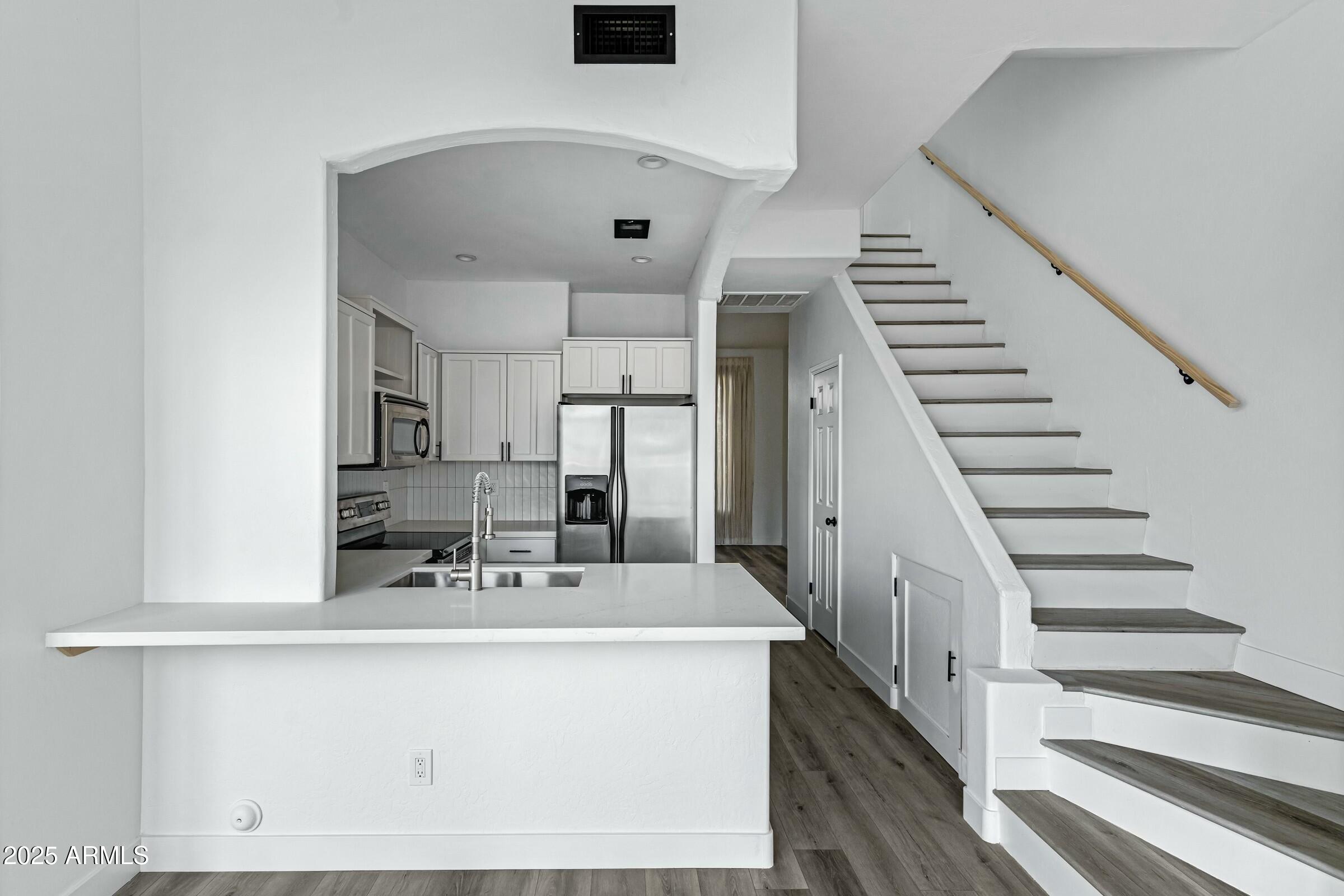 4955 East Indian School Road, Unit 5 Phoenix, AZ 85018 - Photo 13 of 42 tempImageVSVrK9
