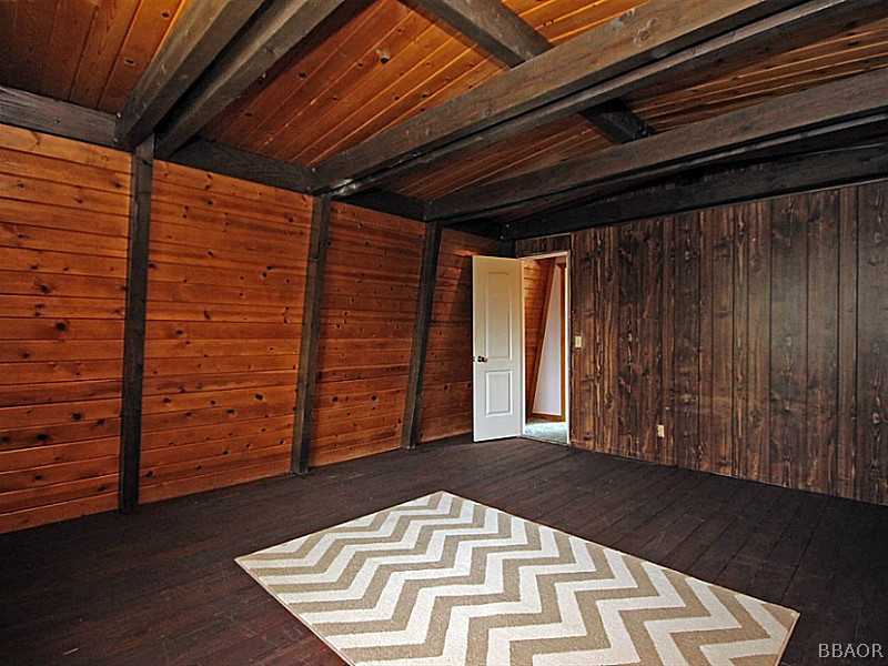 598 Riverside Avenue Sugarloaf, CA 92386 - Photo 17 of 25 Master Bedroom.