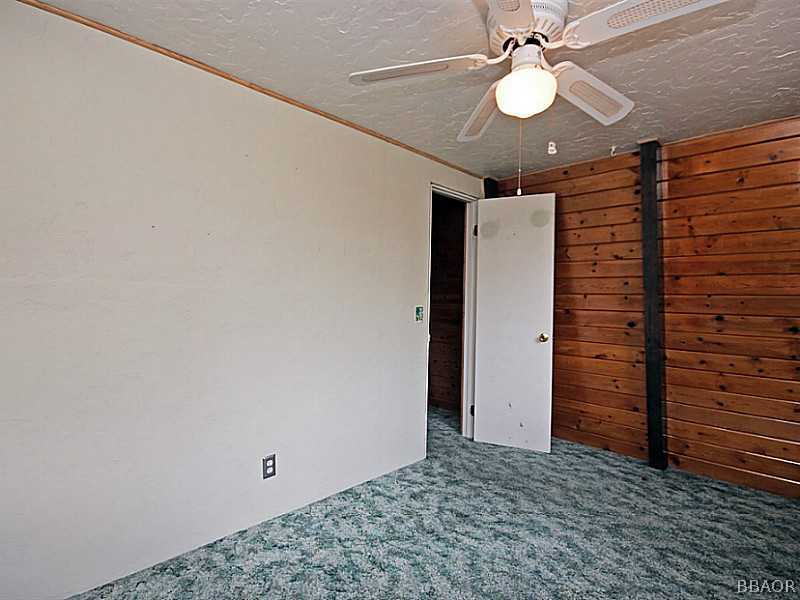598 Riverside Avenue Sugarloaf, CA 92386 - Photo 21 of 25 Bedroom.