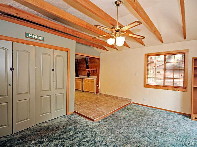 598 Riverside Avenue Sugarloaf, CA 92386 - Photo 6 of 25 Dining Room.