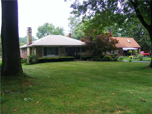 1033 McNaughten Road Columbus, OH 43213 - Photo 2 of 13 Gallery Image 2