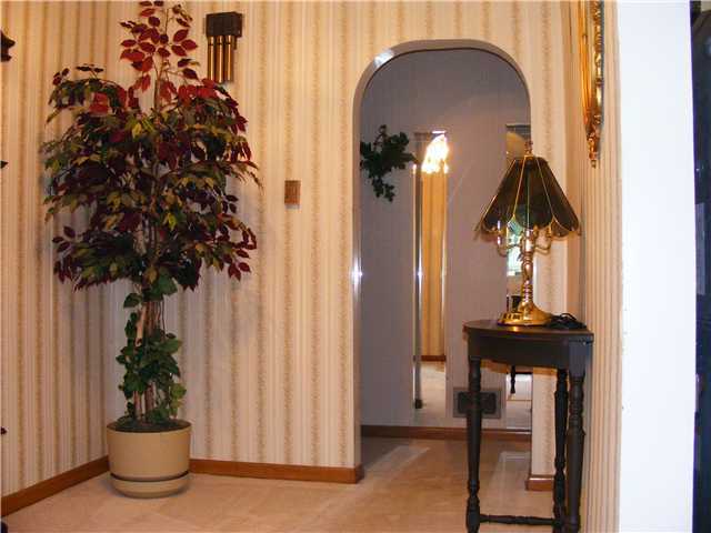 1033 McNaughten Road Columbus, OH 43213 - Photo 5 of 13 Gallery Image 5
