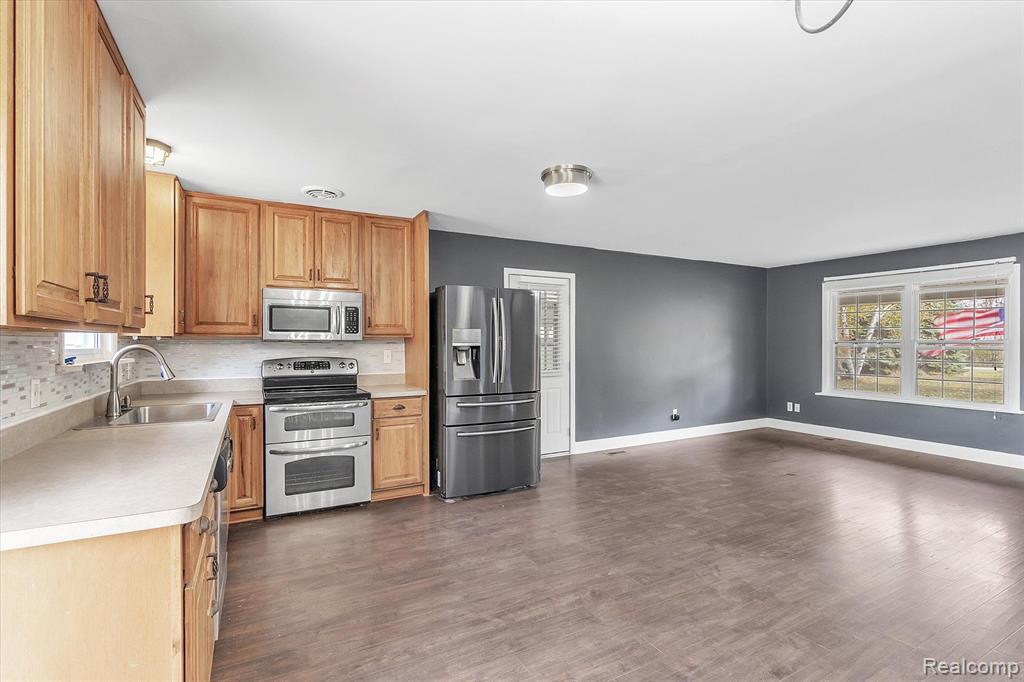 11532 Sharp Road Linden, MI 48451 - Photo 10 of 41