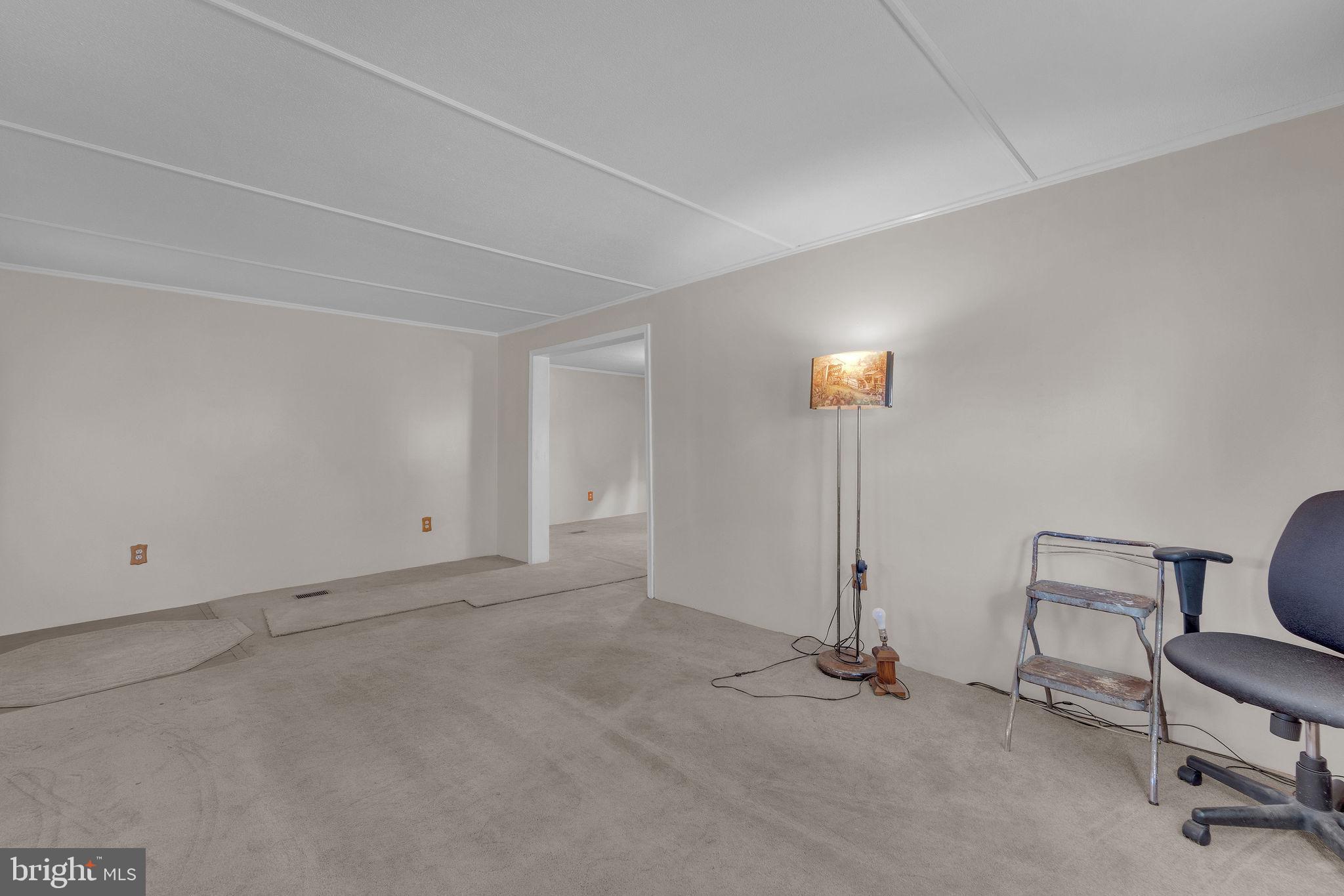 347 Quaker Neck Road Salem, NJ 08079 - Photo 8 of 35 Family Room