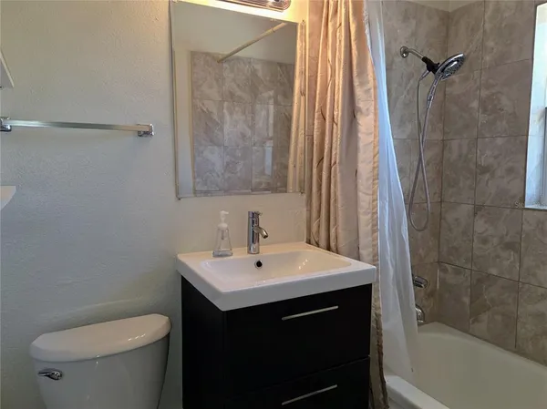 $1,800 | 5616 27th Avenue South, Unit 5616, Gulfport, FL 33707