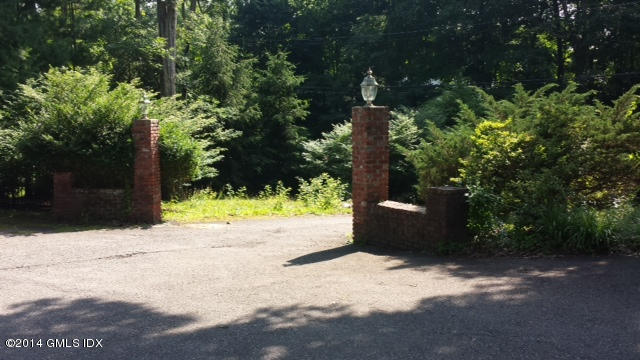84 Perkins Road Greenwich, CT 06830 - Photo 10 of 11 a view of a yard