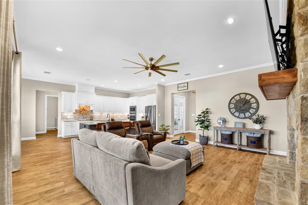 2011 Perkins Weatherford, TX 76088 - Photo 9 of 38