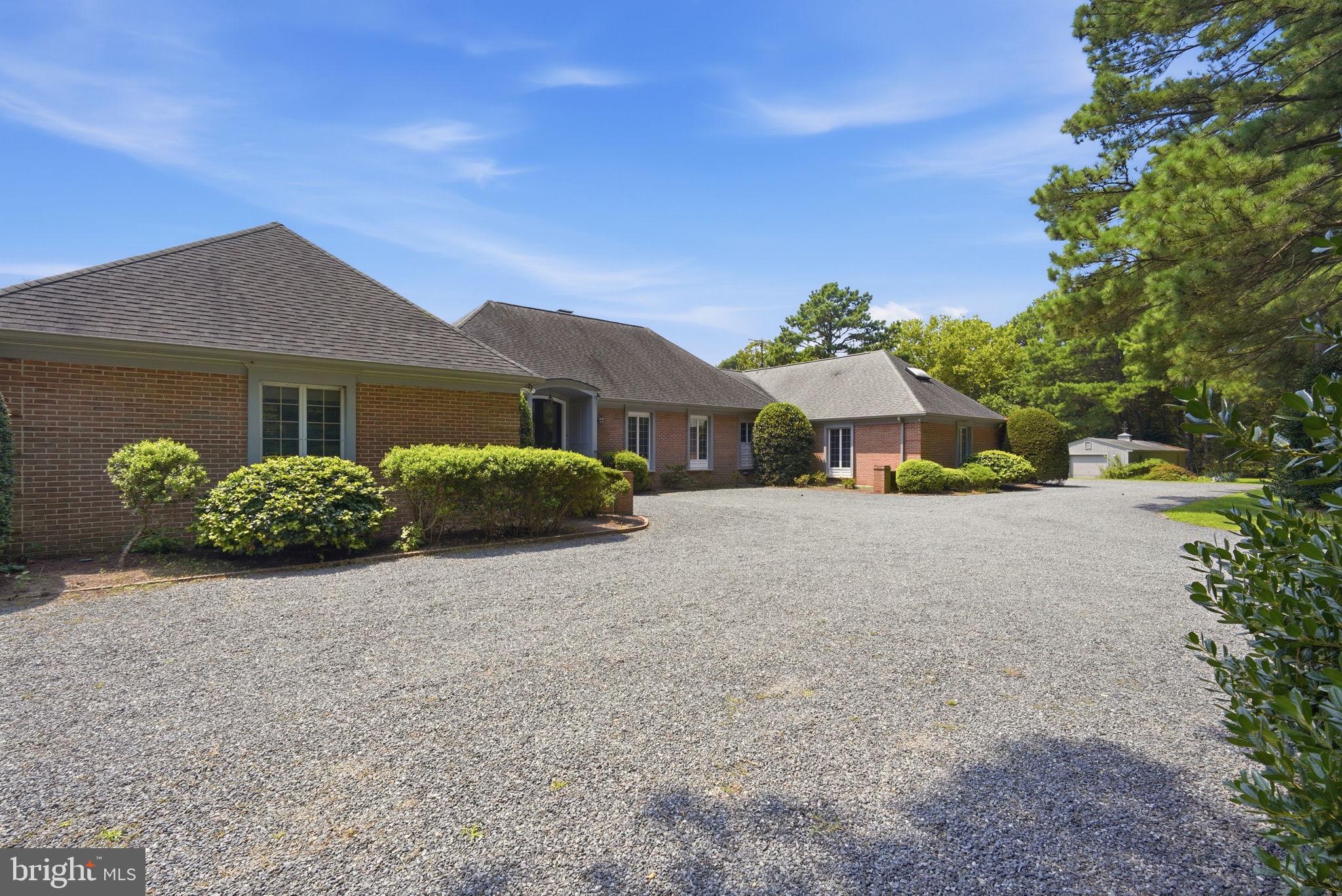 9338 Bantry Road Easton, MD 21601 - Photo 22 of 53 Entry with plenty of parking area