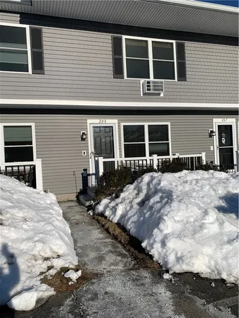 $1,950 | 200 Post Road, Unit 208, Warwick, RI 02888