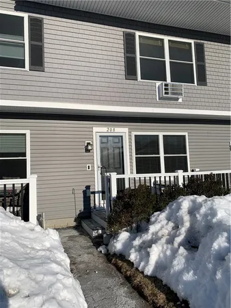 $1,950 | 200 Post Road, Unit 208, Warwick, RI 02888