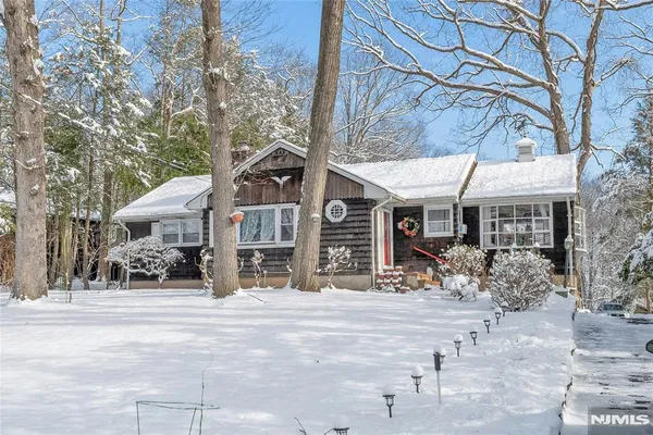 $679,000 | 70 Skyline Drive, Oakland, NJ 07436