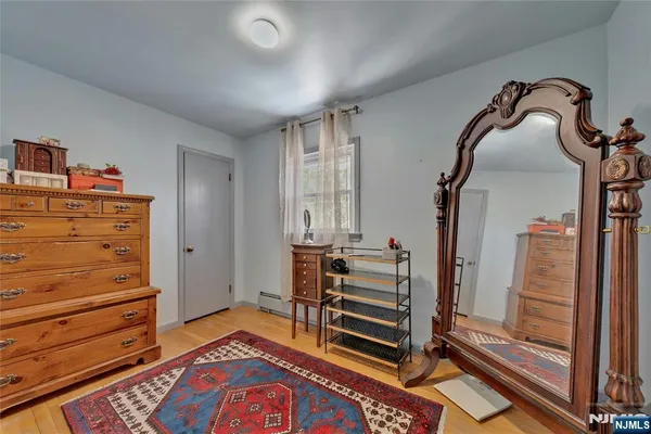 a view of walk in closet