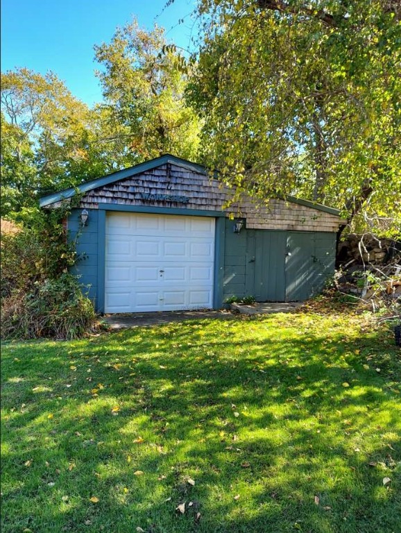 911 E Road Tiverton, RI 02878 - Photo 11 of 20