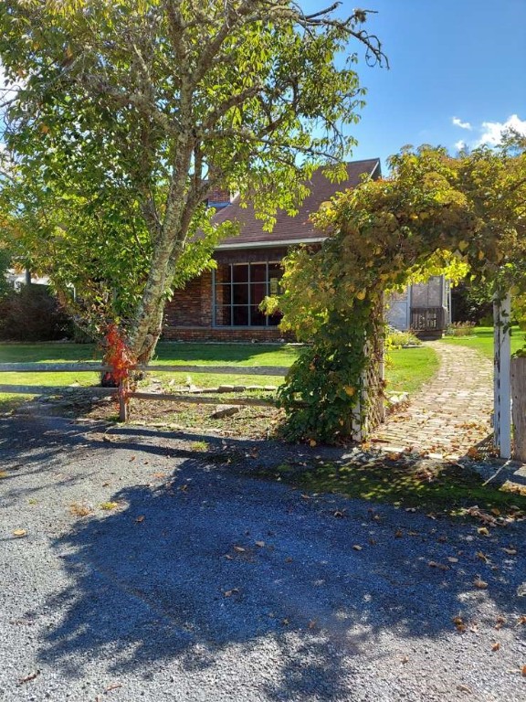 911 E Road Tiverton, RI 02878 - Photo 3 of 20