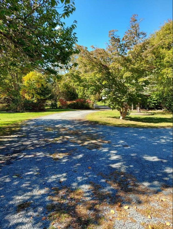 911 E Road Tiverton, RI 02878 - Photo 5 of 20