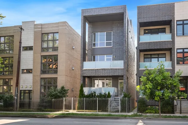 $824,900 | 1848 North California Avenue, Unit 1, Chicago, IL 60647