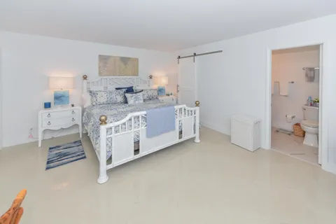 $400,000 | 2860 South Ocean Boulevard, Unit 202, Palm Beach, FL 33480