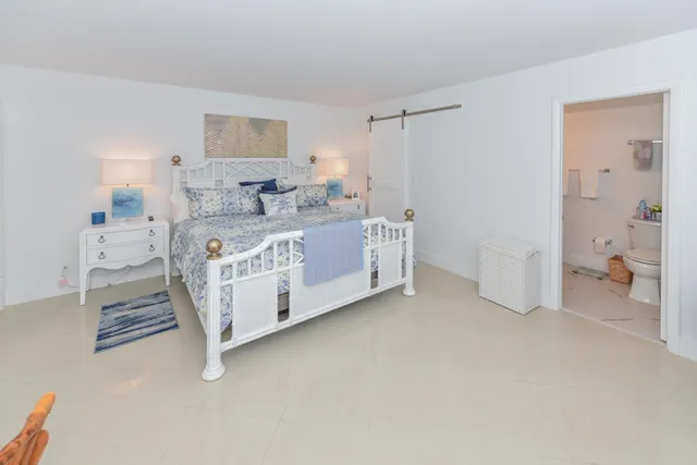 $400,000 | 2860 South Ocean Boulevard, Unit 202, Palm Beach, FL 33480