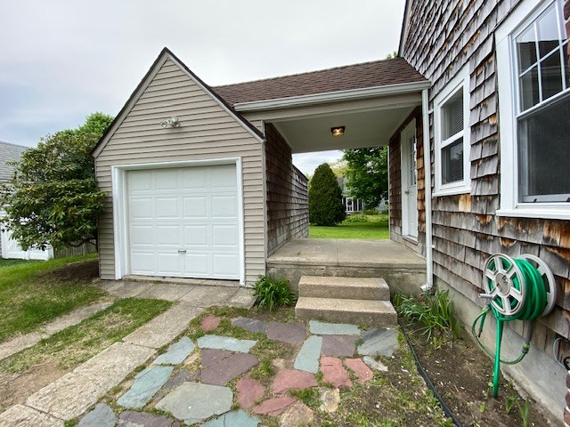 78 Delwood Road Warwick, RI 02889 - Photo 4 of 34 Gallery Image 4