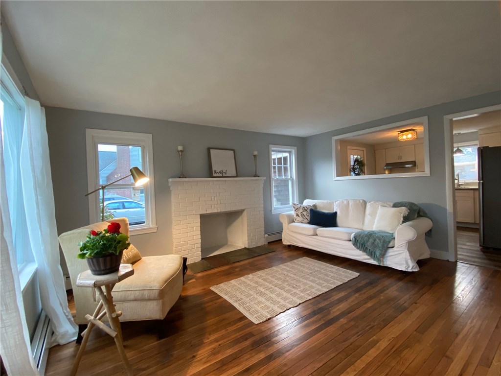 78 Delwood Road Warwick, RI 02889 - Photo 8 of 34 Gallery Image 8