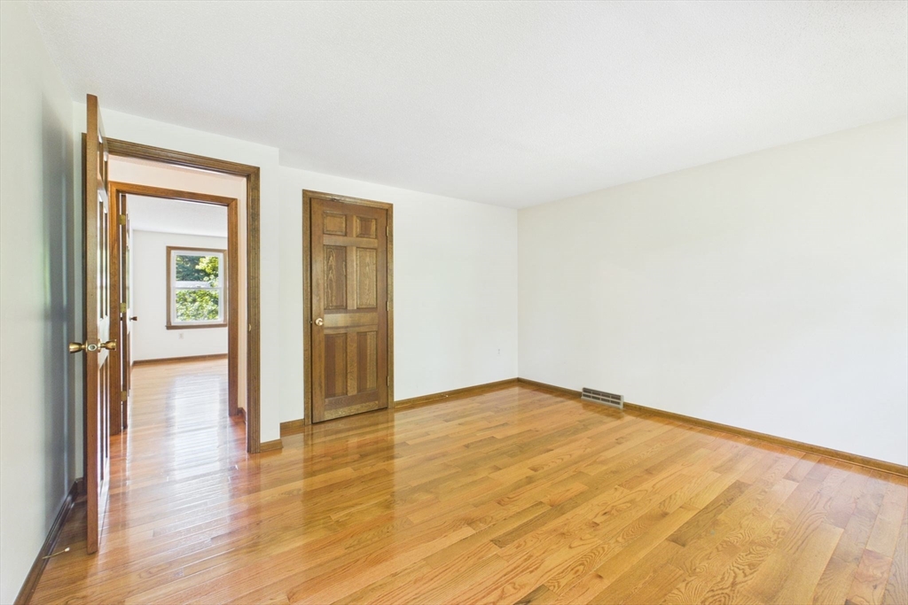 500 Inverness Lane Longmeadow, MA 01106 - Photo 34 of 41