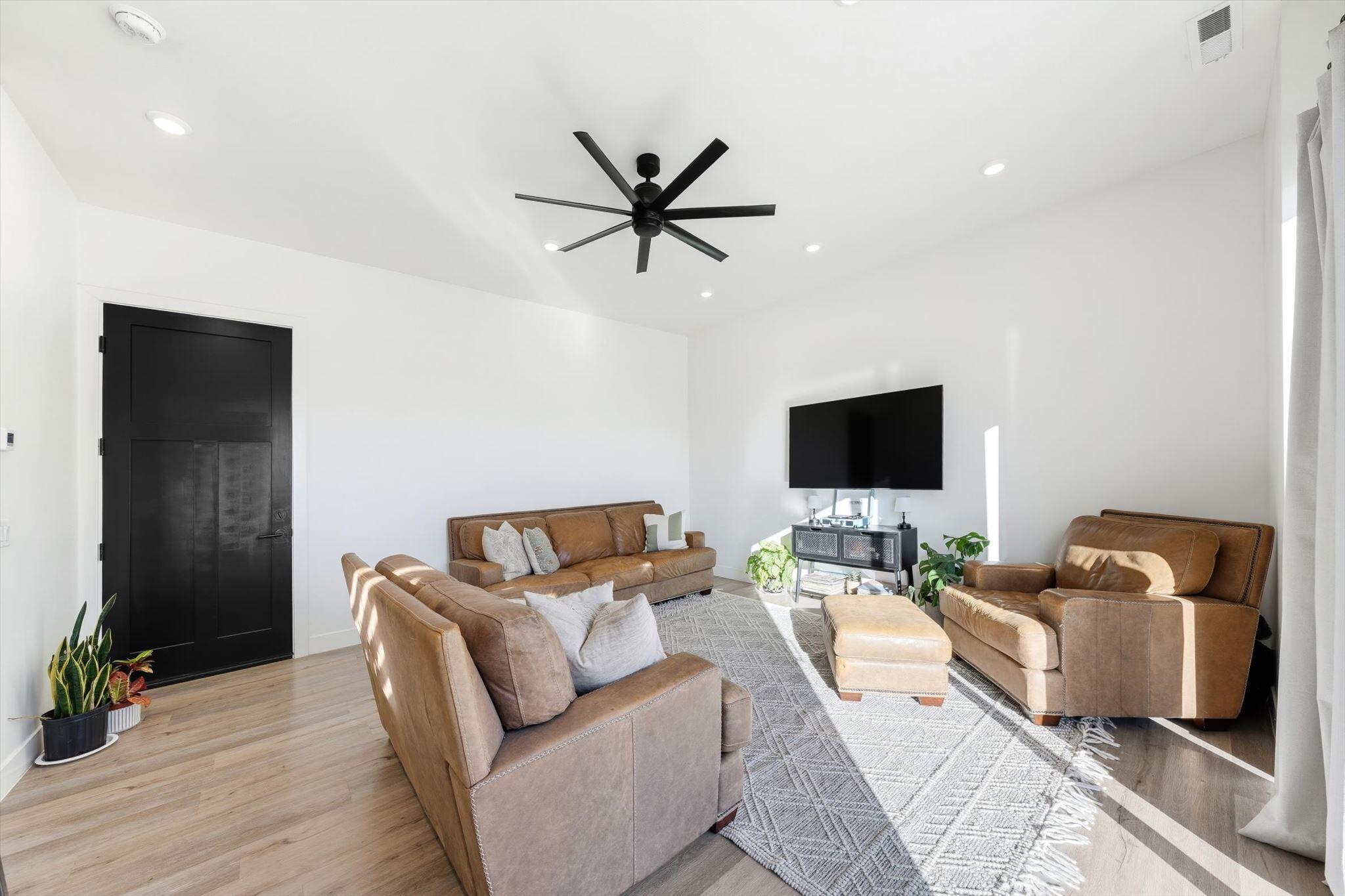 4103 South Little Valley Road St. George, UT 84790 - Photo 87 of 105 Adu living room/