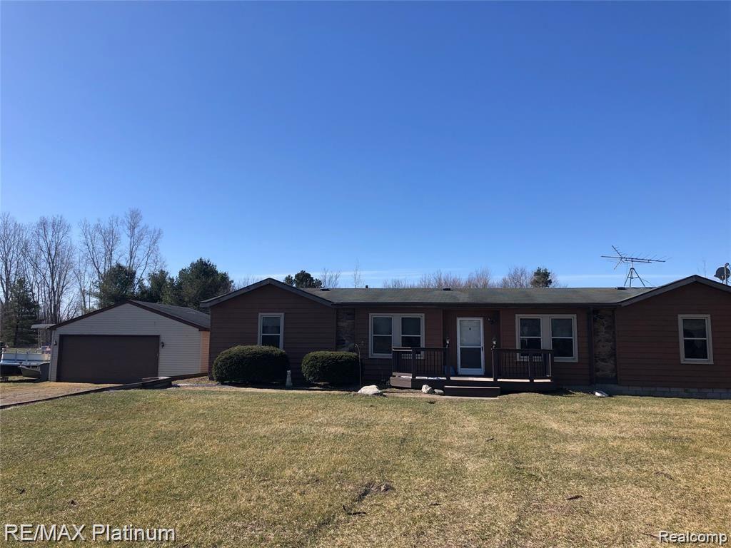 10159 Silver Lake Road Linden, MI 48451 - Photo 3 of 19 IMG_0291.jpg