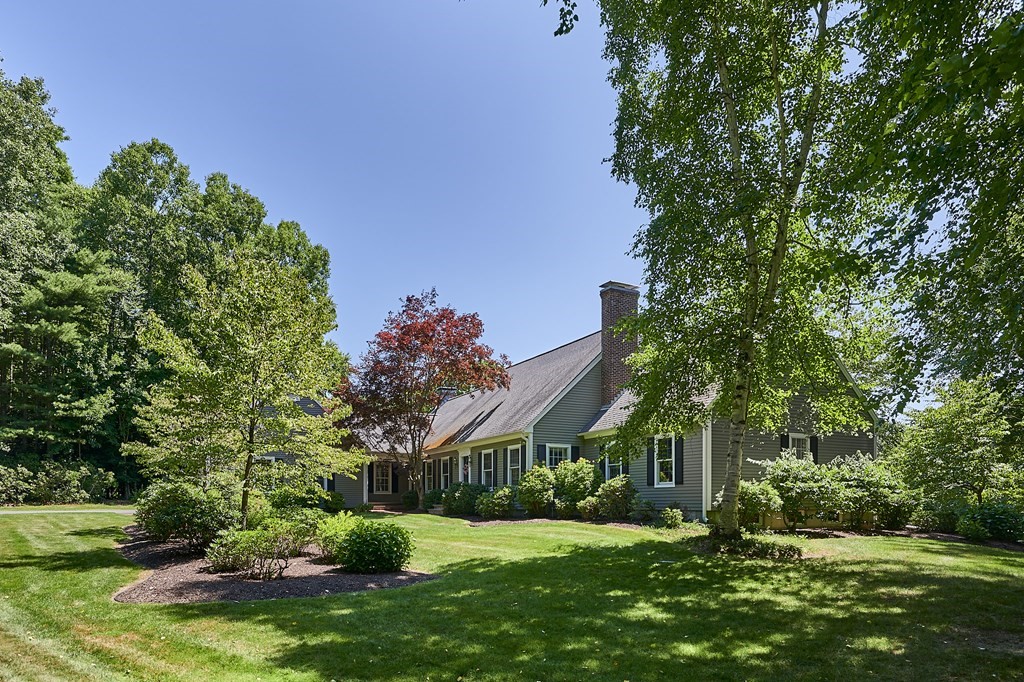 407 Audubon Road Northampton, MA 01053 - Photo 2 of 42