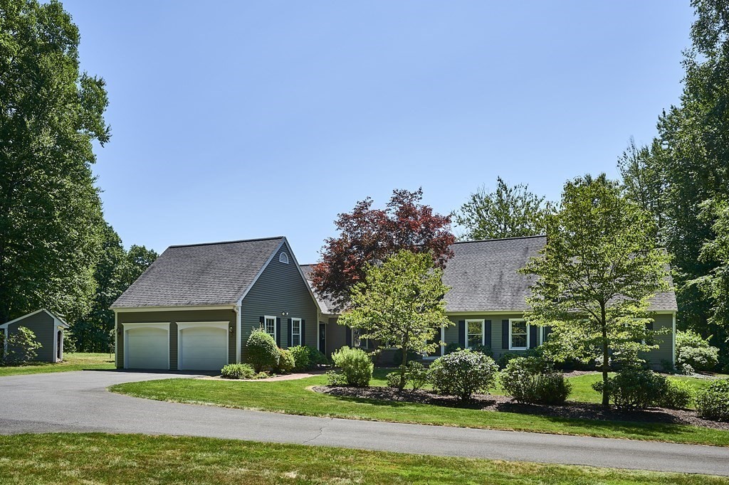 407 Audubon Road Northampton, MA 01053 - Photo 3 of 42