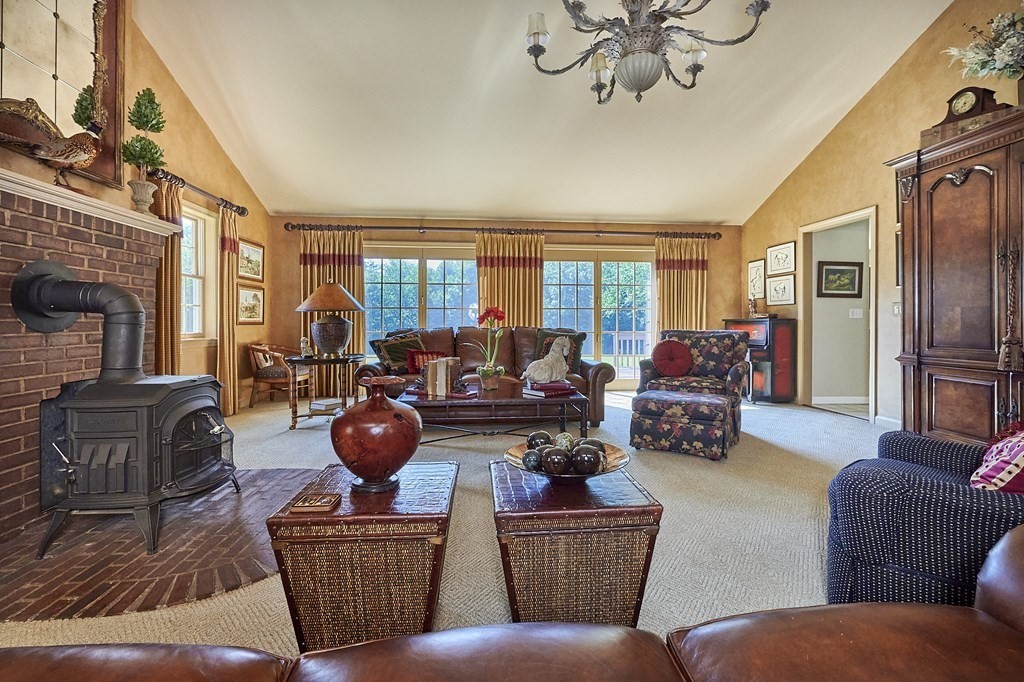 407 Audubon Road Northampton, MA 01053 - Photo 4 of 42