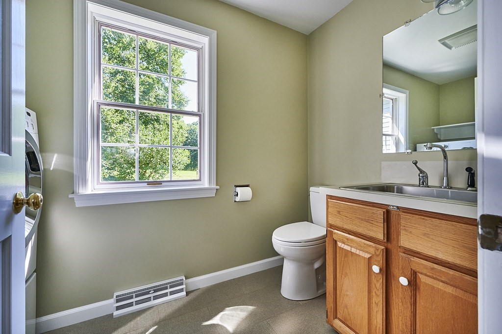 407 Audubon Road Northampton, MA 01053 - Photo 7 of 42
