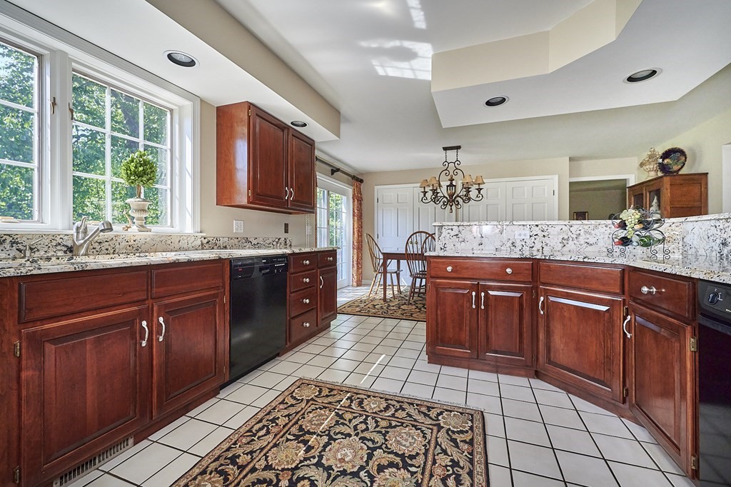 407 Audubon Road Northampton, MA 01053 - Photo 8 of 42