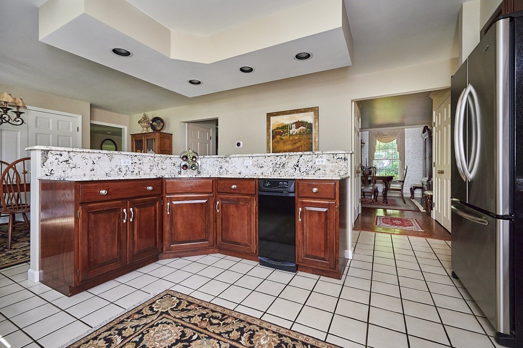 407 Audubon Road Northampton, MA 01053 - Photo 10 of 42
