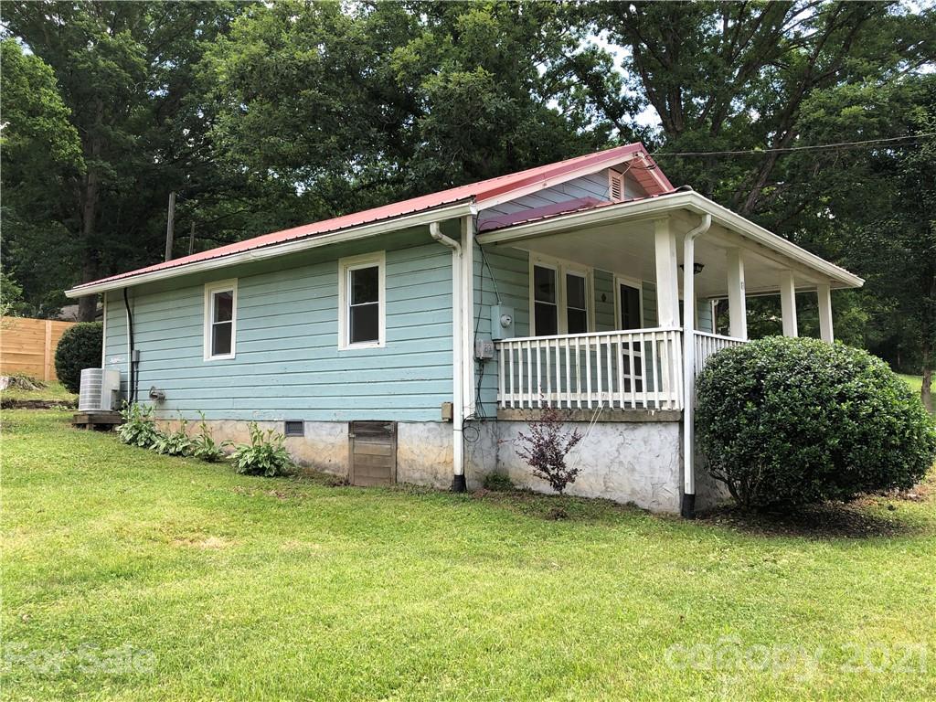 83 New Salem Road Swannanoa, NC 28778 - Photo 4 of 9 Gallery Image 4