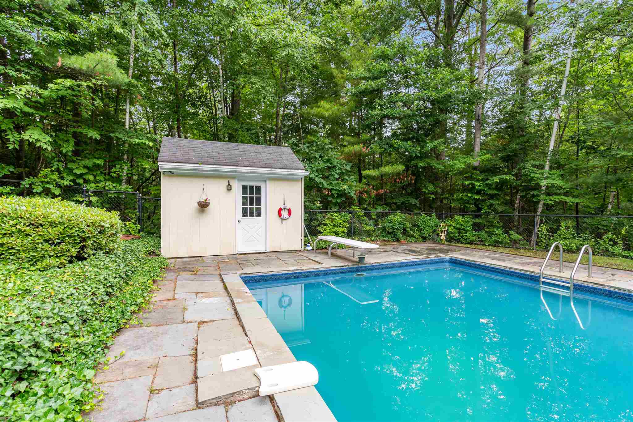 11 Riddle Drive Bedford, NH 03110 - Photo 32 of 40 Gallery Image 32