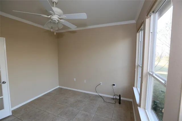 $2,300 | 127 Palmetto Drive, Georgetown, TX 78633