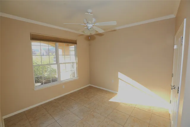 $2,300 | 127 Palmetto Drive, Georgetown, TX 78633