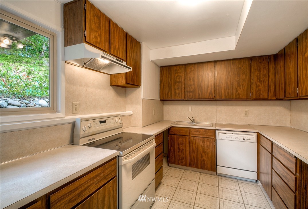 17101 Southeast 149th Street Renton, WA 98059 - Photo 14 of 15