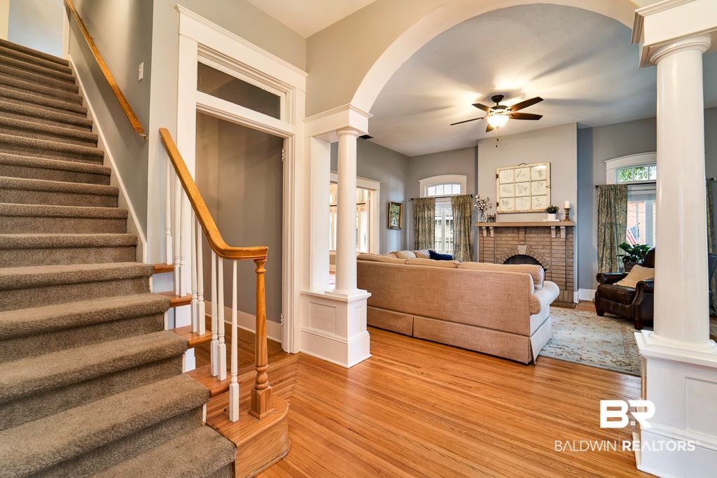 1811 Spring Hill Avenue Mobile, AL 36607 - Photo 7 of 37 Entrance