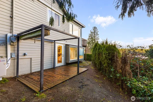 $1,600,000 | 11753 Lakeside Avenue Northeast, Seattle, WA 98125