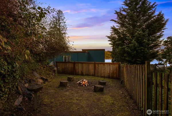 $1,600,000 | 11753 Lakeside Avenue Northeast, Seattle, WA 98125