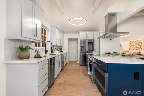 $1,600,000 | 11753 Lakeside Avenue Northeast, Seattle, WA 98125