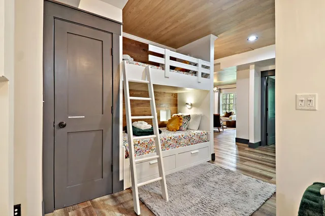 $7,500 | 1175 La Salle Court, Lake Geneva, WI 53147