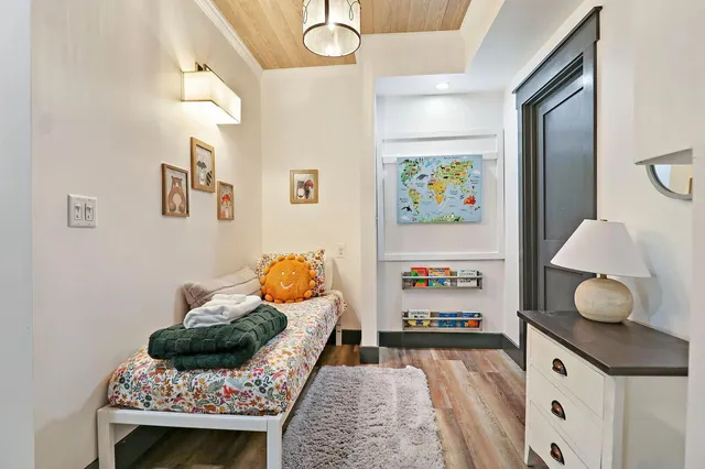 $7,500 | 1175 La Salle Court, Lake Geneva, WI 53147